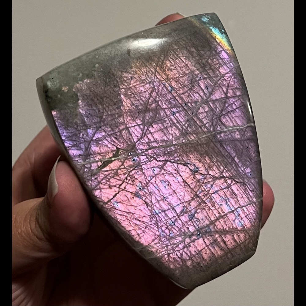 (RELISTED) OOAK Raspberry-Kiss Labradorite Freeform 💋 - Picture 6 of 15